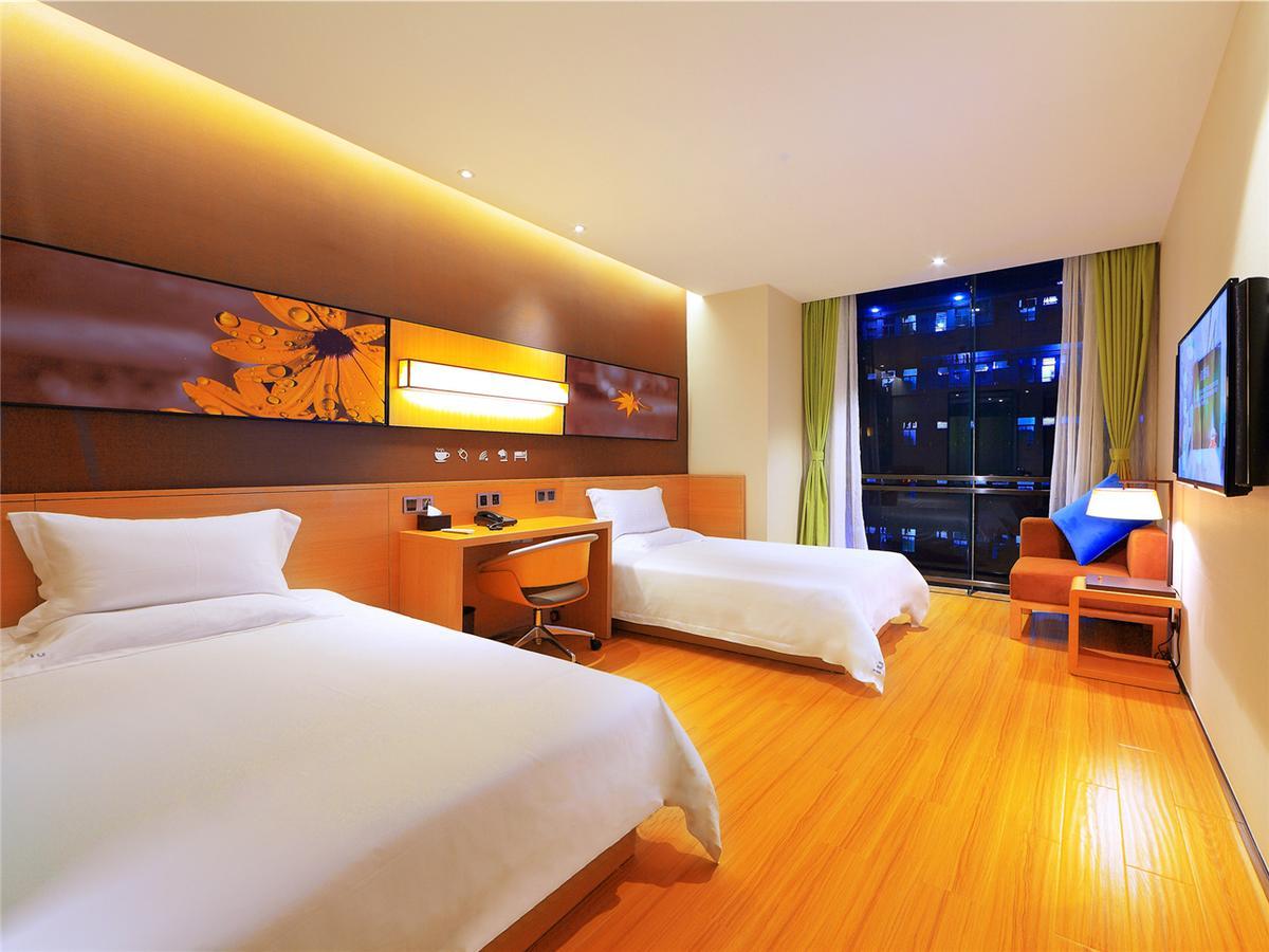 Iu Hotel Shanghai Dongchuan Road Metro Station ภายนอก รูปภาพ